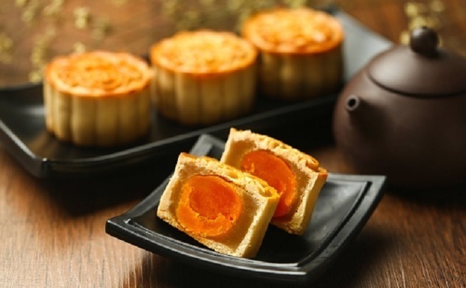 There are some criteria to consider when choosing mooncakes.
